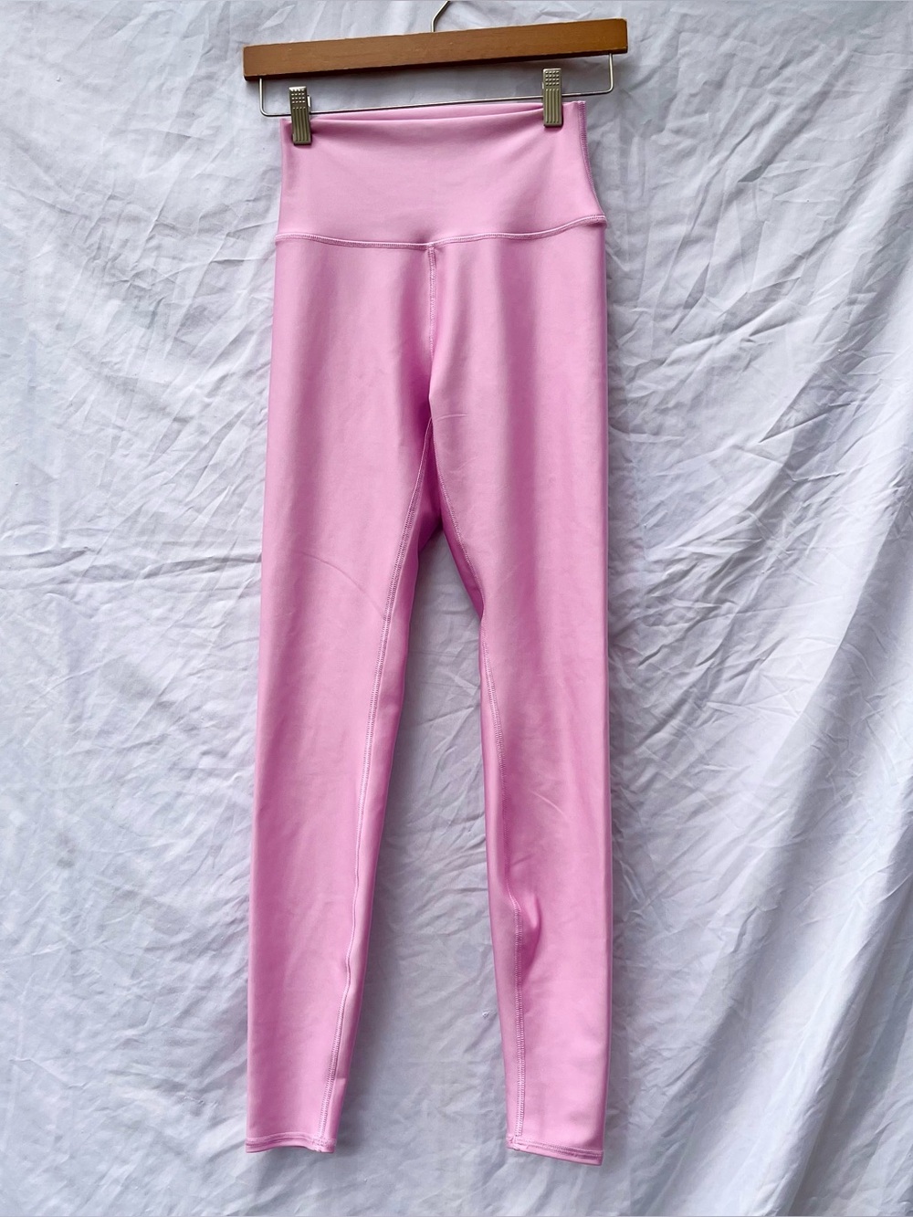 ALO YOGA | 7/8 HIGH WAIST AIRLIFT LEGGINGS IN CANDY HEART PINK SMALL LIMITED ED - Picture 4 of 8